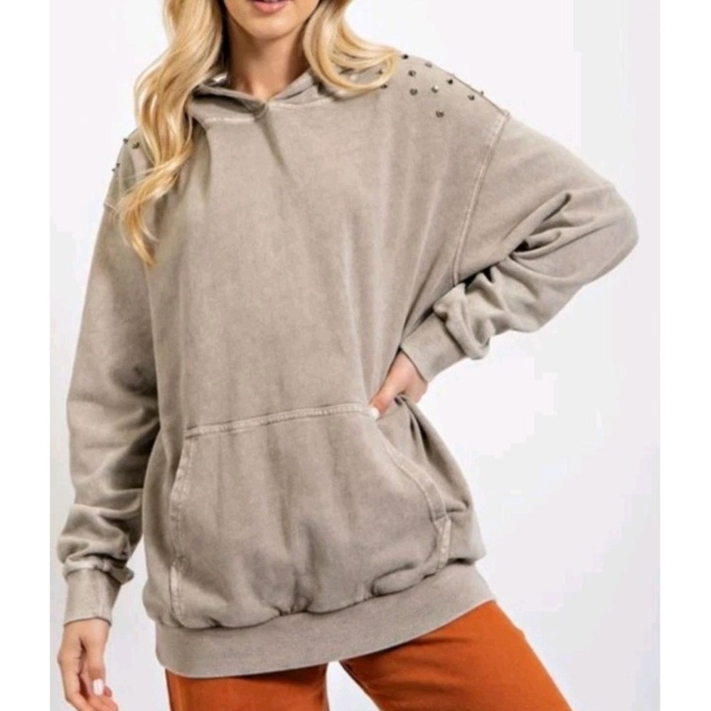 NWT Easel Pullover Hoodie Studded Rivet Washed Terry Shoulder Rocker Size M
